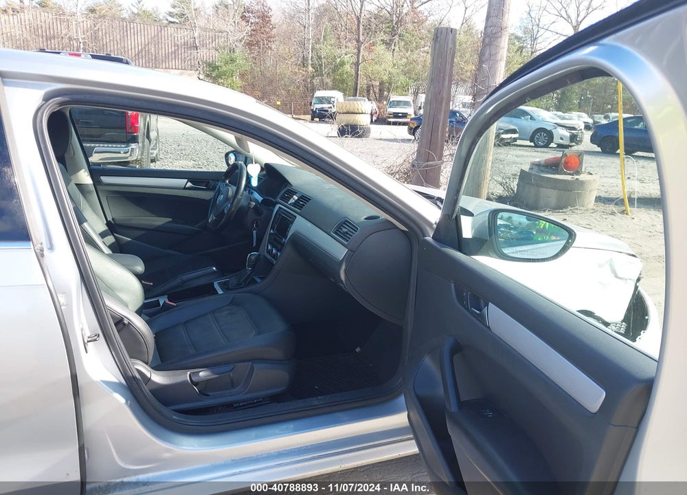 2012 VOLKSWAGEN PASSAT 2.5L SE VIN: 1VWBP7A36CC095492