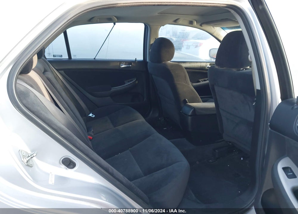 2005 HONDA ACCORD 2.4 EX VIN: 1HGCM56775A093850