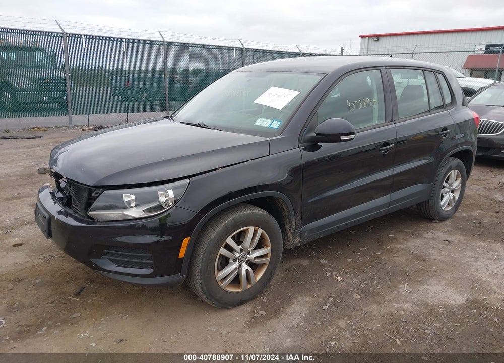 2013 VOLKSWAGEN TIGUAN S VIN: WVGAV3AX0DW621109