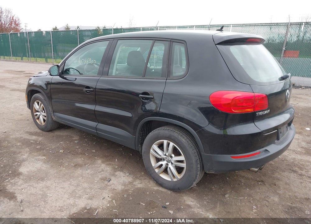 2013 VOLKSWAGEN TIGUAN S VIN: WVGAV3AX0DW621109