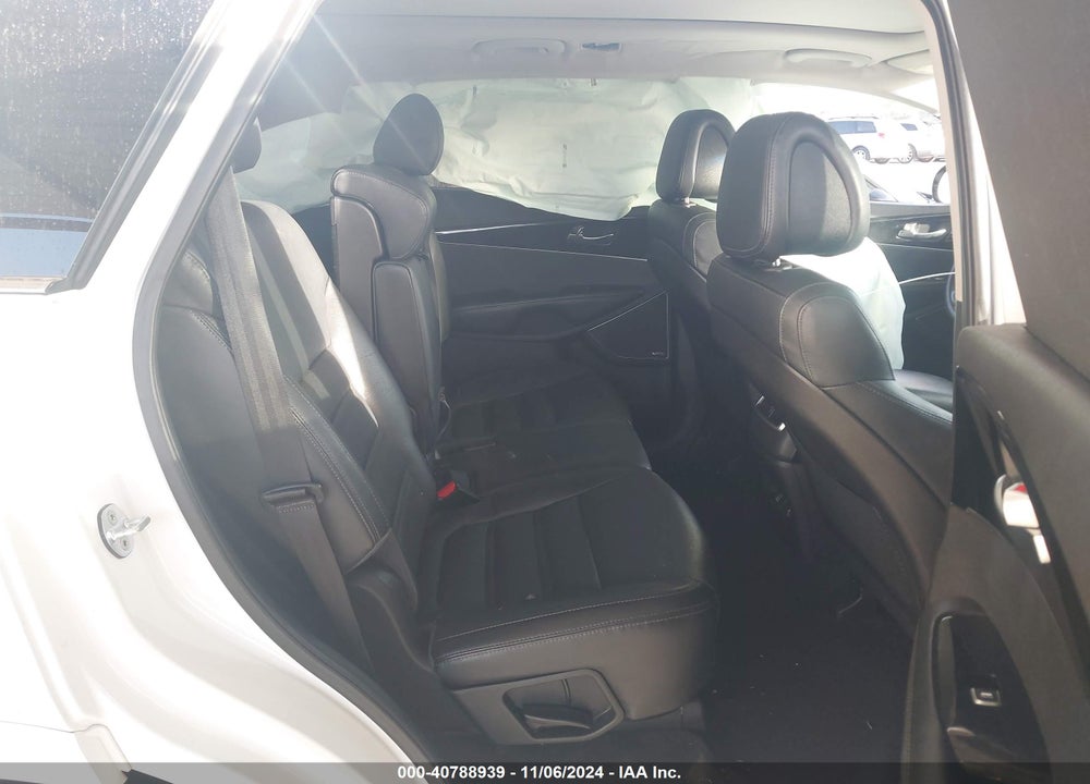 2016 KIA SORENTO 3.3L SX VIN: 5XYPK4A58GG083580