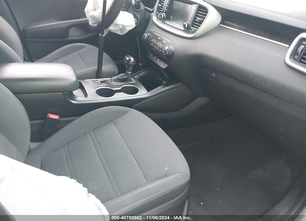 2017 KIA SORENTO 2.4L LX VIN: 5XYPG4A36HG257549