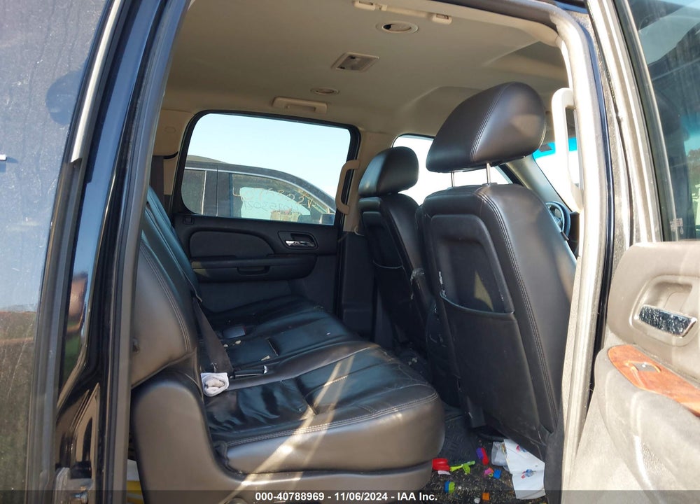 2011 GMC YUKON XL 1500 SLT VIN: 1GKS2KE31BR387582