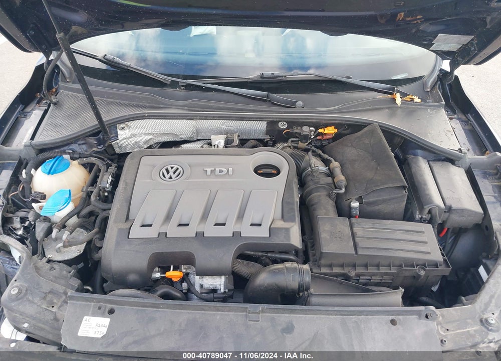 2013 VOLKSWAGEN PASSAT 2.0L TDI SE VIN: 1VWBN7A35DC130031