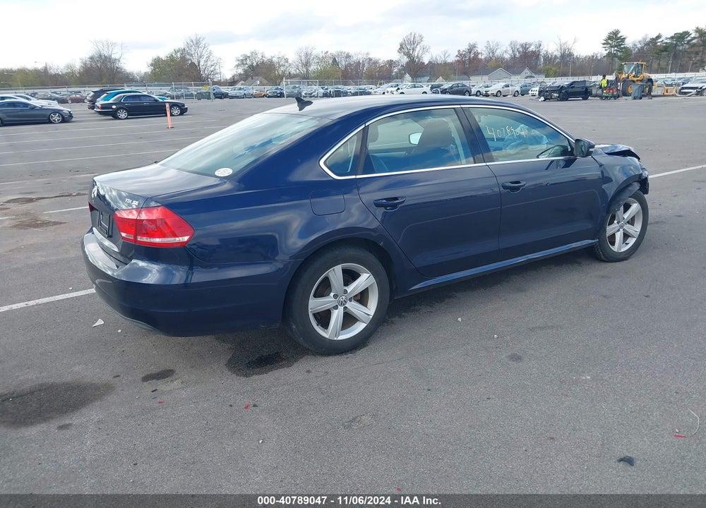 2013 VOLKSWAGEN PASSAT 2.0L TDI SE VIN: 1VWBN7A35DC130031