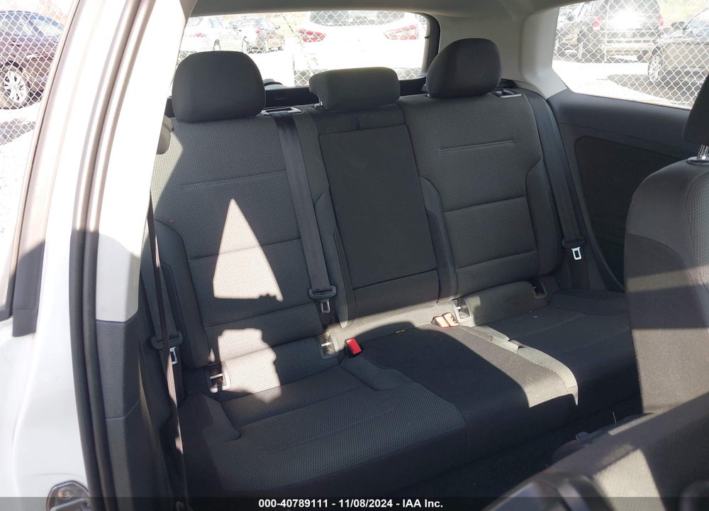2015 VOLKSWAGEN GOLF LAUNCH EDITION 2-DOOR VIN: 3VW817AU4FM022371