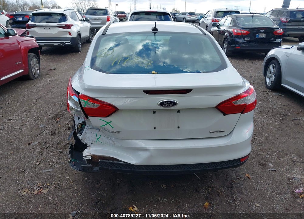 2014 FORD FOCUS VIN: 1FADP3E23EL417827
