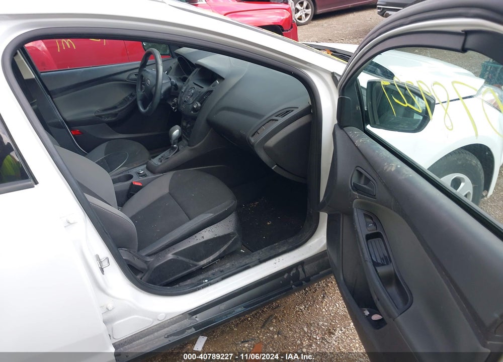 2014 FORD FOCUS VIN: 1FADP3E23EL417827