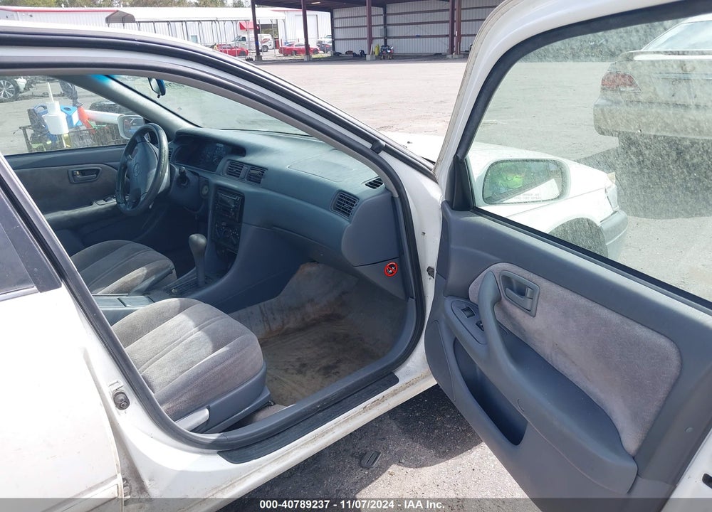 1997 TOYOTA CAMRY LE VIN: 4T1BG22K2VU096708