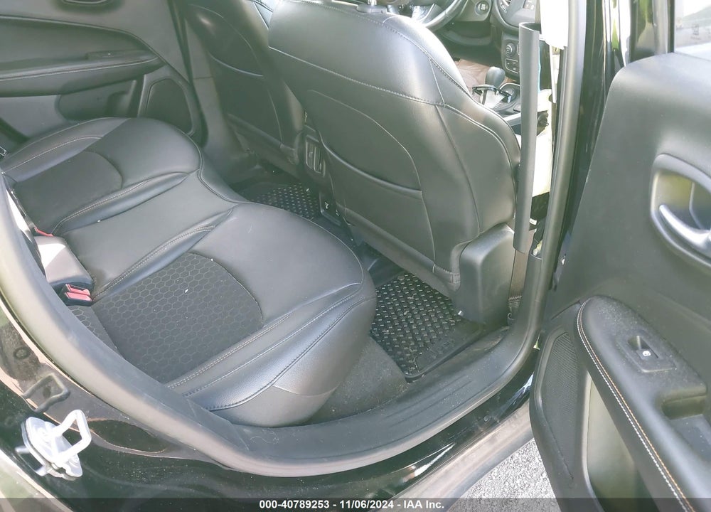 2019 JEEP COMPASS LATITUDE 4X4 VIN: 3C4NJDBB9KT772401