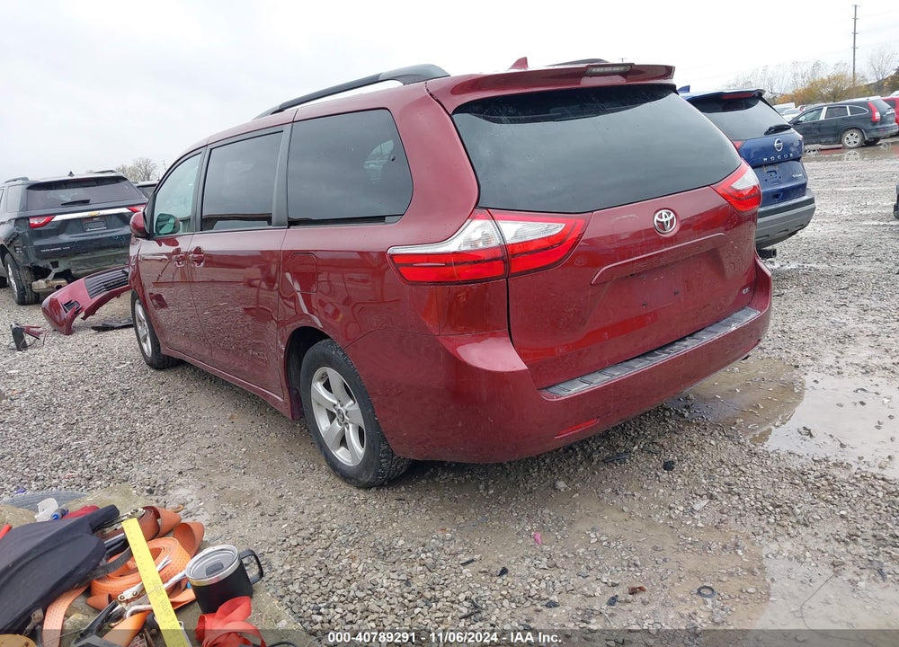 2018 TOYOTA SIENNA LE 8 PASSENGER VIN: 5TDKZ3DCXJS911665