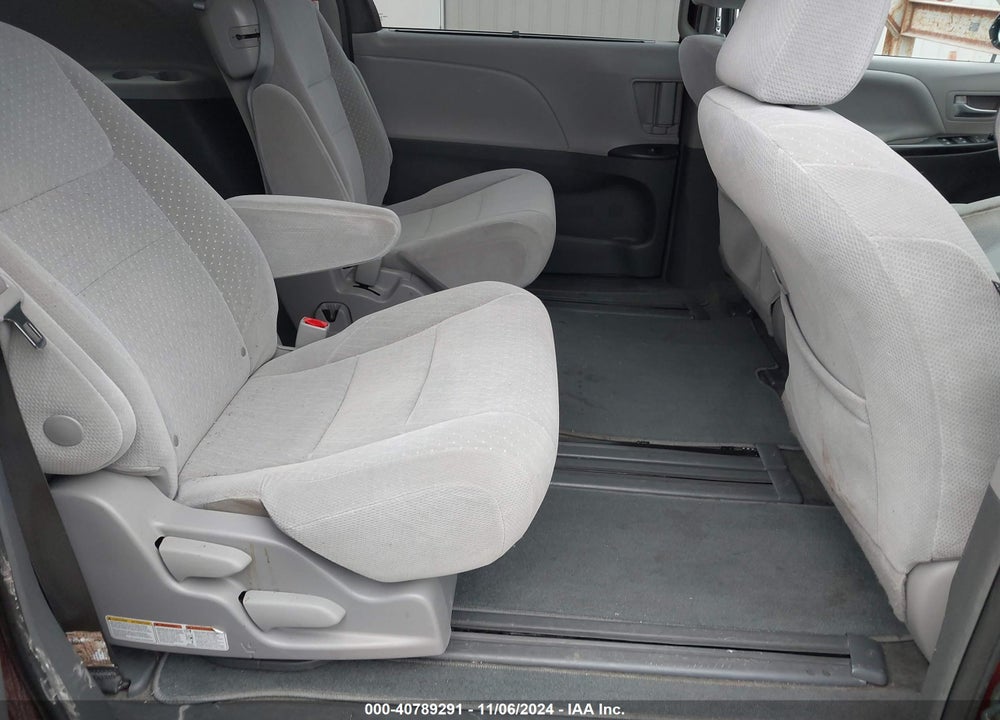 2018 TOYOTA SIENNA LE 8 PASSENGER VIN: 5TDKZ3DCXJS911665