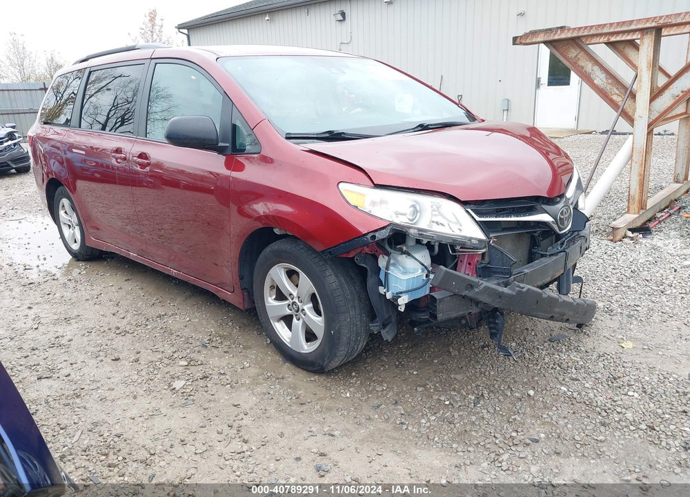 2018 TOYOTA SIENNA LE 8 PASSENGER VIN: 5TDKZ3DCXJS911665