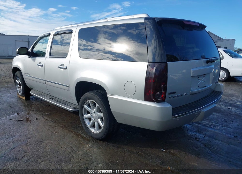 2011 GMC YUKON XL 1500 DENALI VIN: 1GKS2MEF9BR166236