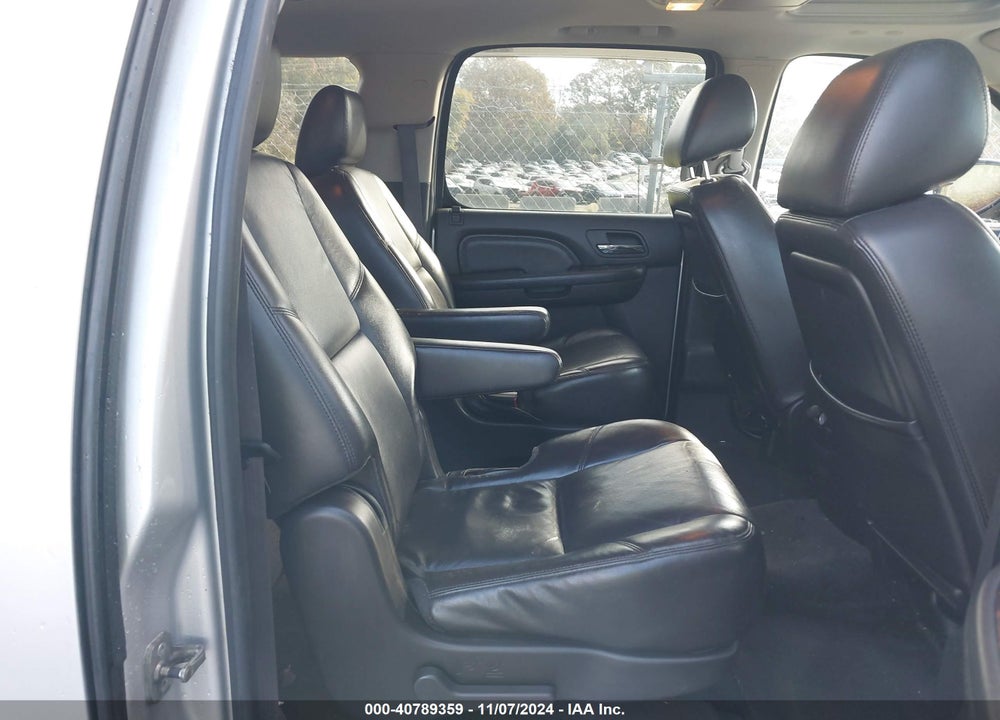 2011 GMC YUKON XL 1500 DENALI VIN: 1GKS2MEF9BR166236