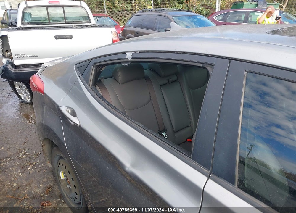 2012 HYUNDAI ELANTRA LIMITED (ULSAN PLANT) VIN: KMHDH4AE3CU235982