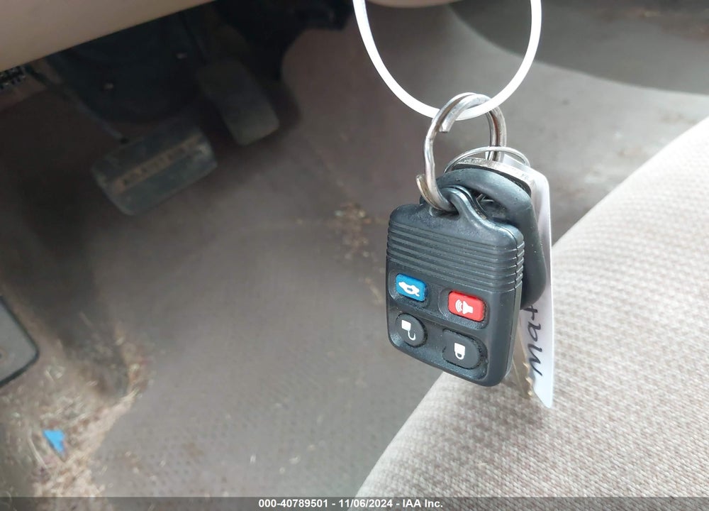 2001 FORD TAURUS SES VIN: 1FAFP55U61A162585
