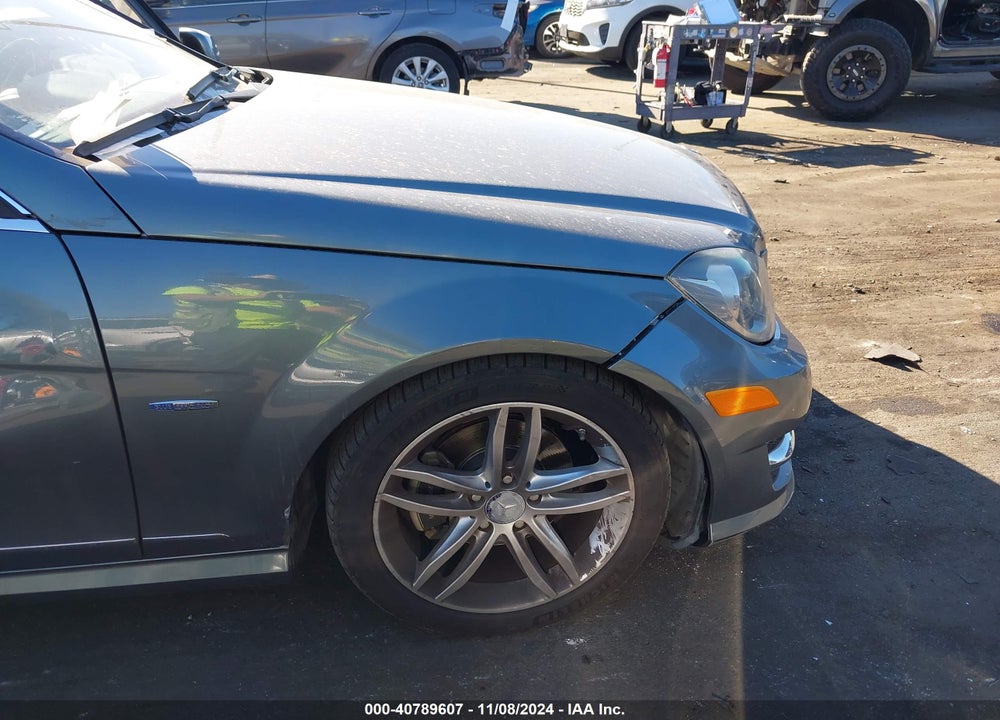 2012 MERCEDES-BENZ C 250 LUXURY/SPORT VIN: WDDGF4HB8CR227193