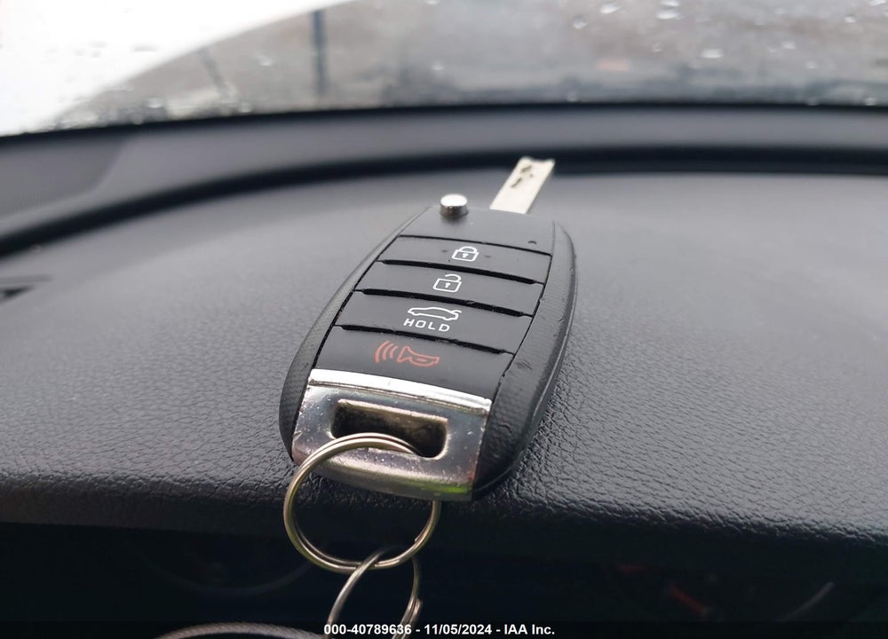 2016 KIA OPTIMA VIN: KNAGT4L38G5103583