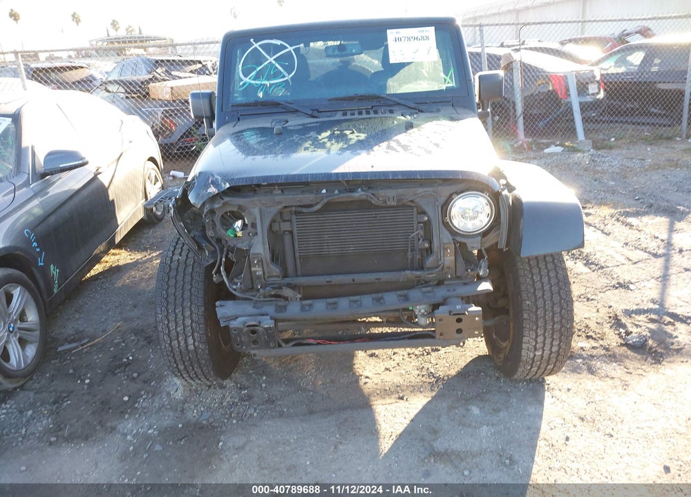 2018 JEEP WRANGLER JK UNLIMITED SAHARA 4X4 VIN: 1C4BJWEG6JL815527
