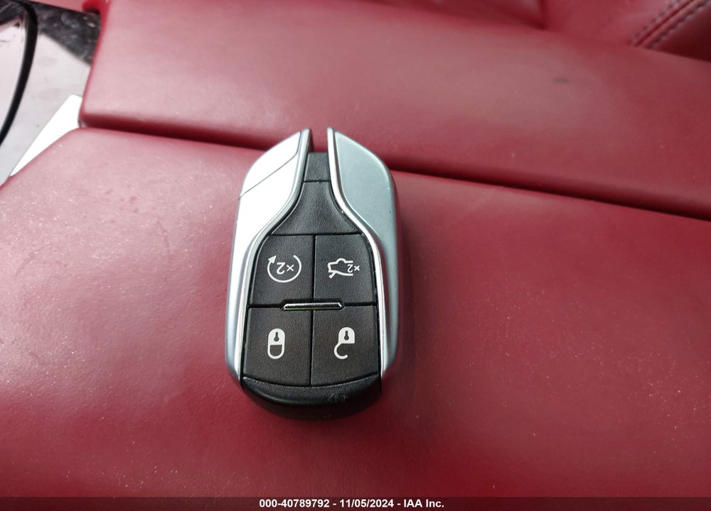 2017 MASERATI LEVANTE VIN: ZN661XUS5HX222885