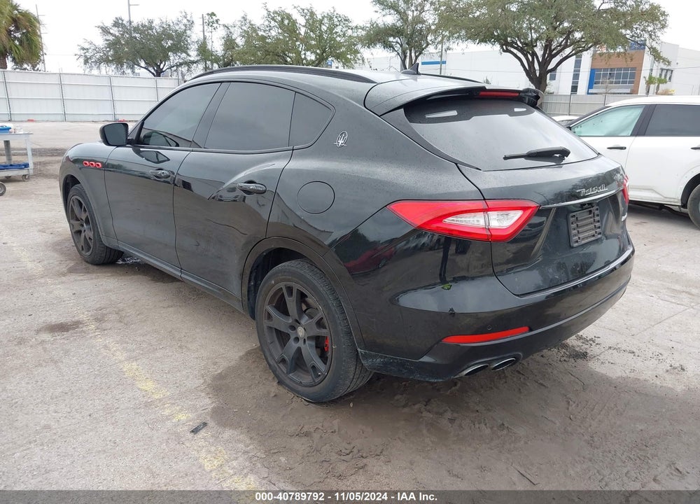 2017 MASERATI LEVANTE VIN: ZN661XUS5HX222885