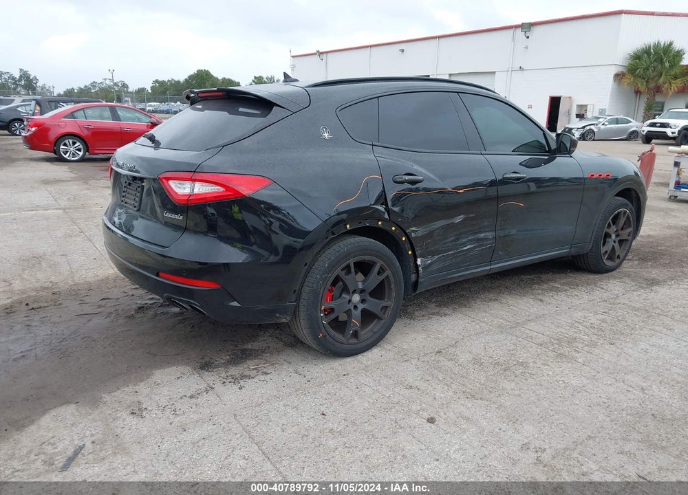2017 MASERATI LEVANTE VIN: ZN661XUS5HX222885