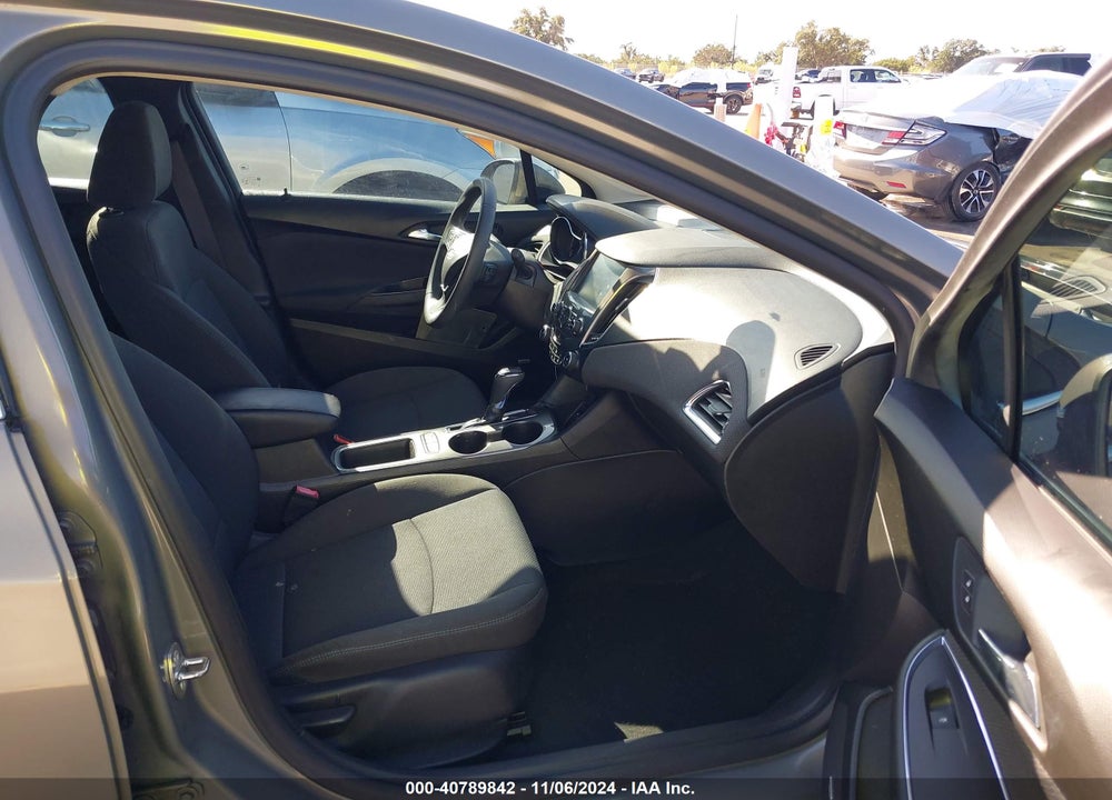 2017 CHEVROLET CRUZE VIN: 1G1BE5SM7H7249057
