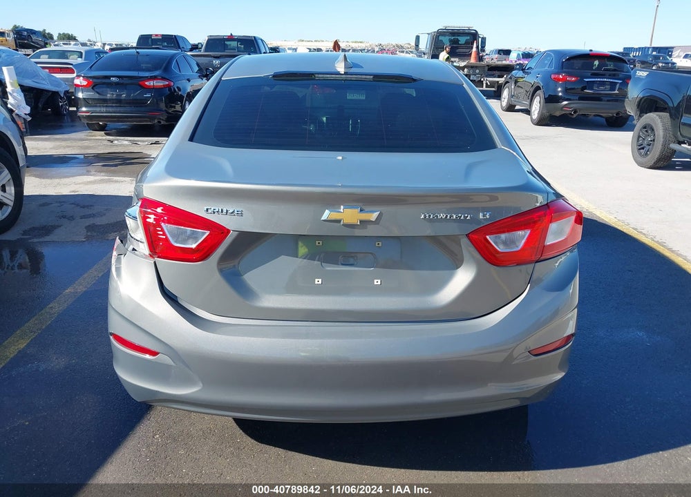2017 CHEVROLET CRUZE VIN: 1G1BE5SM7H7249057