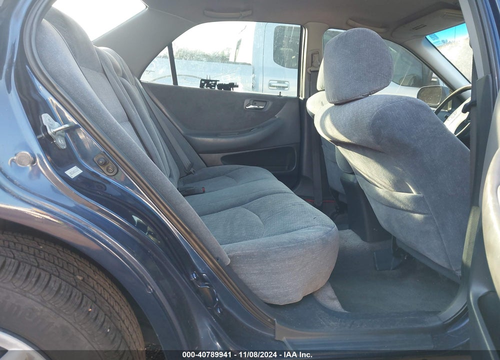 2001 HONDA ACCORD 2.3 LX VIN: 1HGCG56481A113630
