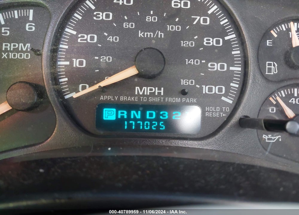 2002 CHEVROLET SILVERADO 1500 LS VIN: 2GCEC19VX21347845