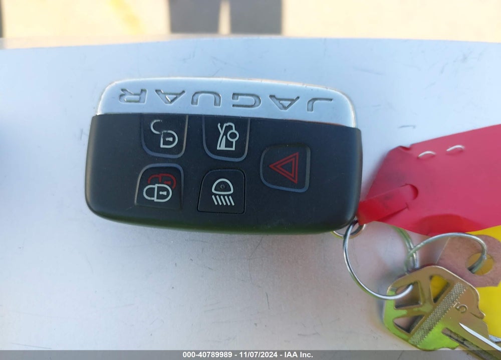 2015 JAGUAR F-TYPE R VIN: SAJWA6DA0FMK14714