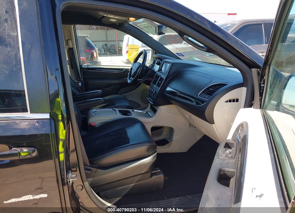 2017 DODGE GRAND CARAVAN SXT VIN: 2C4RDGCG6HR664477