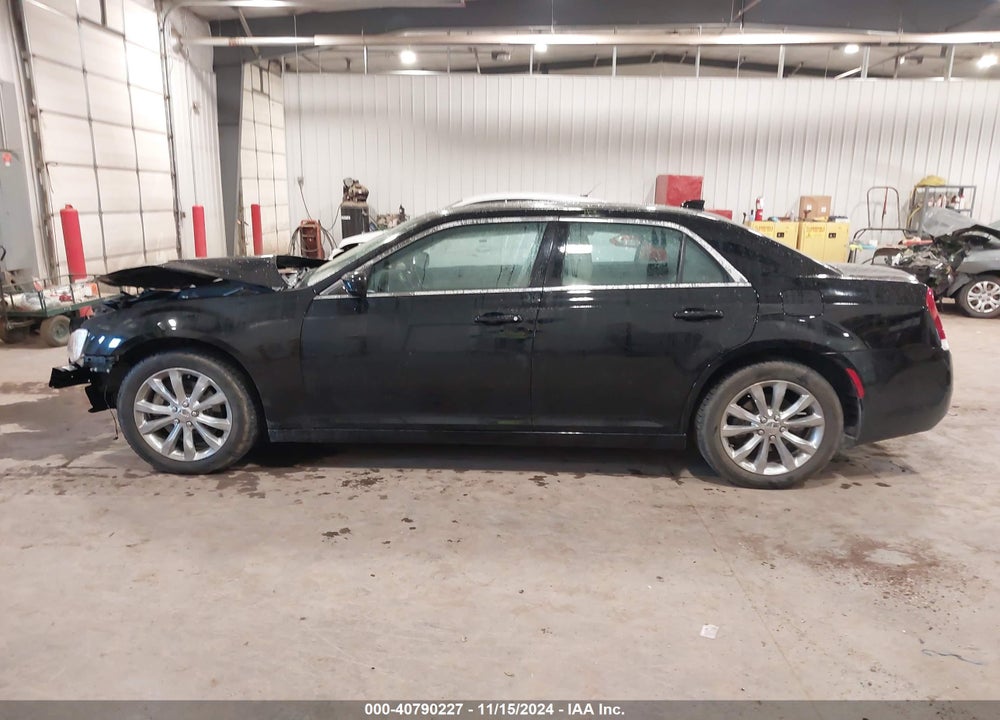 2017 CHRYSLER 300 VIN: 2C3CCARG1HH610365
