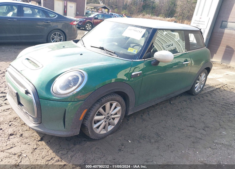 2022 MINI SE HARDTOP VIN: WMW13DJ01N2R92370