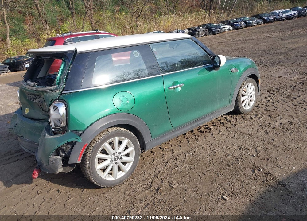 2022 MINI SE HARDTOP VIN: WMW13DJ01N2R92370
