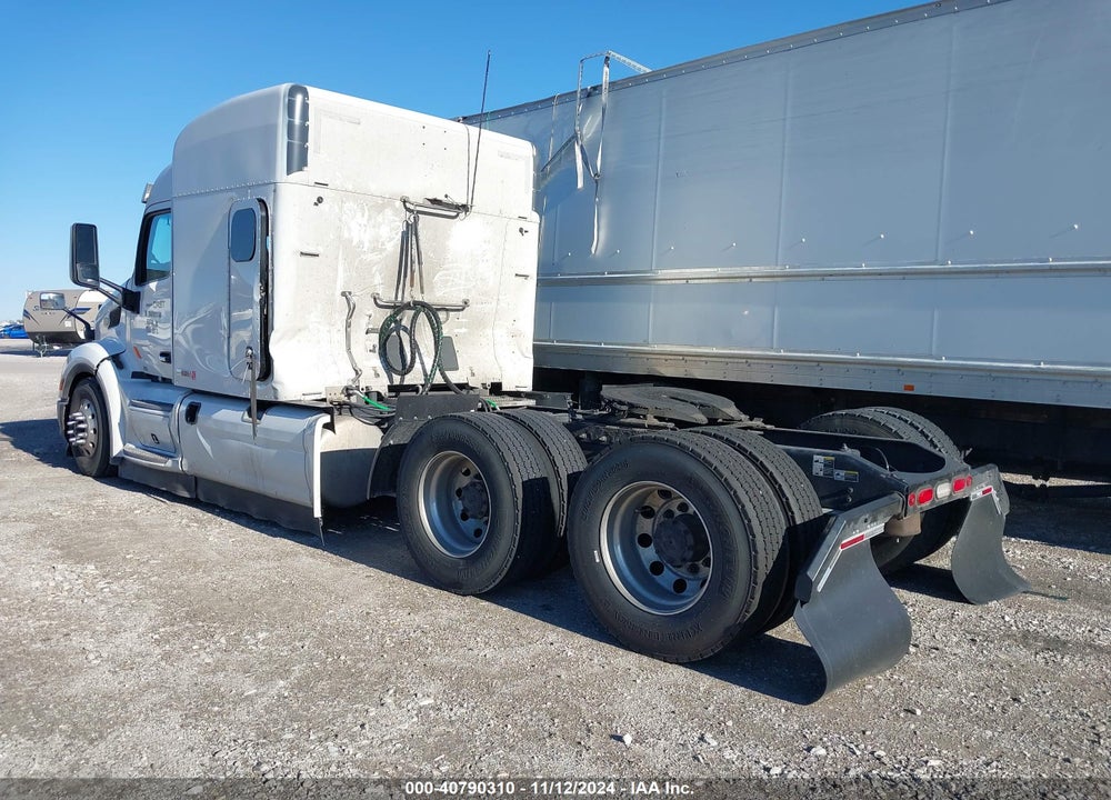 2020 PETERBILT 579 VIN: 1XPBDP9X7LD662028