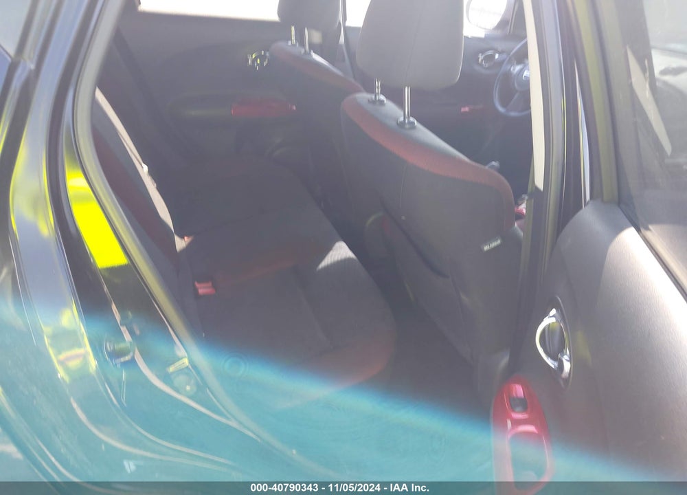 2011 NISSAN JUKE SV VIN: JN8AF5MRXBT021131