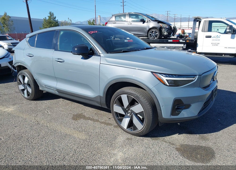 2023 VOLVO C40 RECHARGE PURE ELECTRIC TWIN ULTIMATE VIN: YV4ED3GM6P2027865