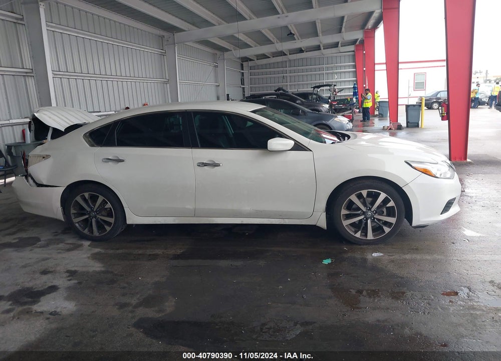2017 NISSAN ALTIMA 2.5 SR VIN: 1N4AL3AP3HN332351