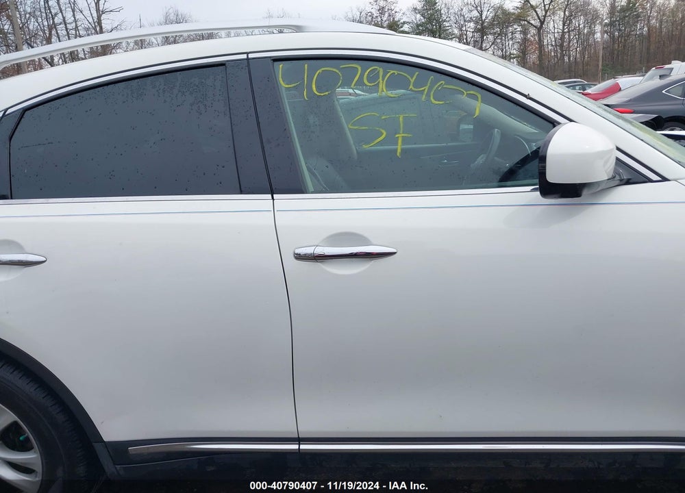 2016 INFINITI QX70 VIN: JN8CS1MW4GM751654