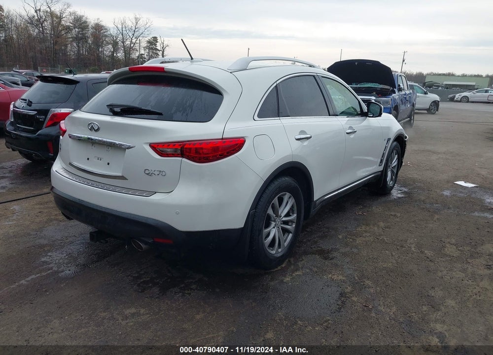 2016 INFINITI QX70 VIN: JN8CS1MW4GM751654
