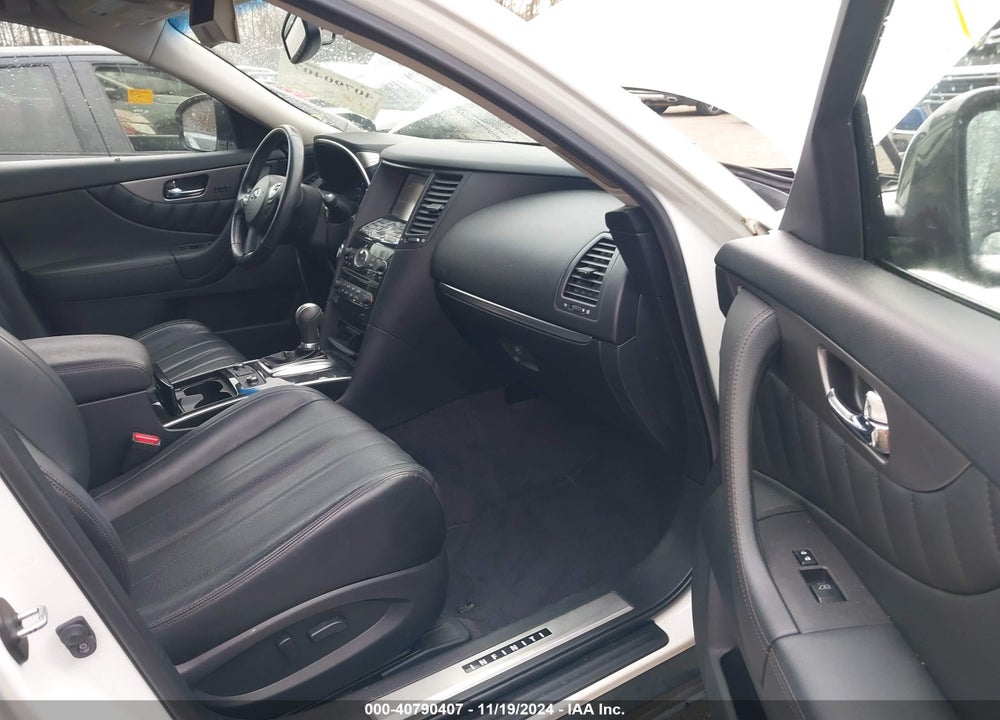2016 INFINITI QX70 VIN: JN8CS1MW4GM751654