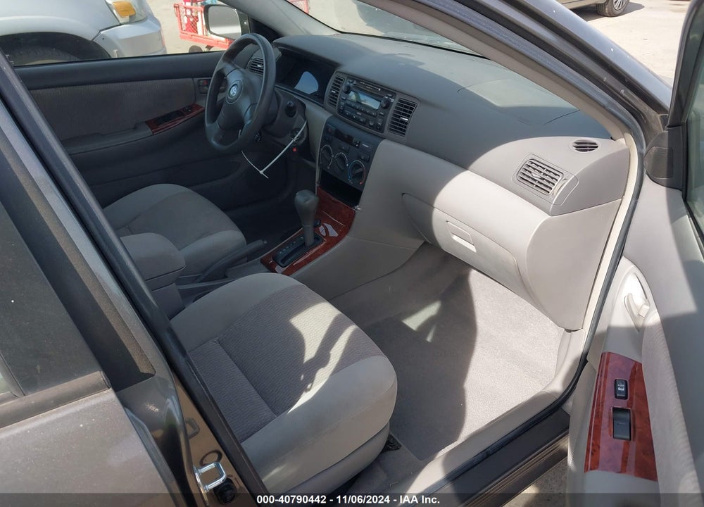 2008 TOYOTA COROLLA LE VIN: 1NXBR32E98Z035158