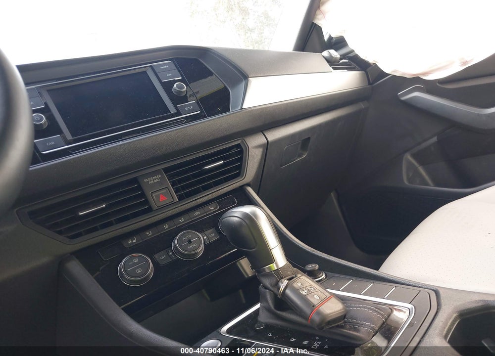 2019 VOLKSWAGEN JETTA 1.4T R-LINE/1.4T S/1.4T SE VIN: 3VWC57BU4KM240107