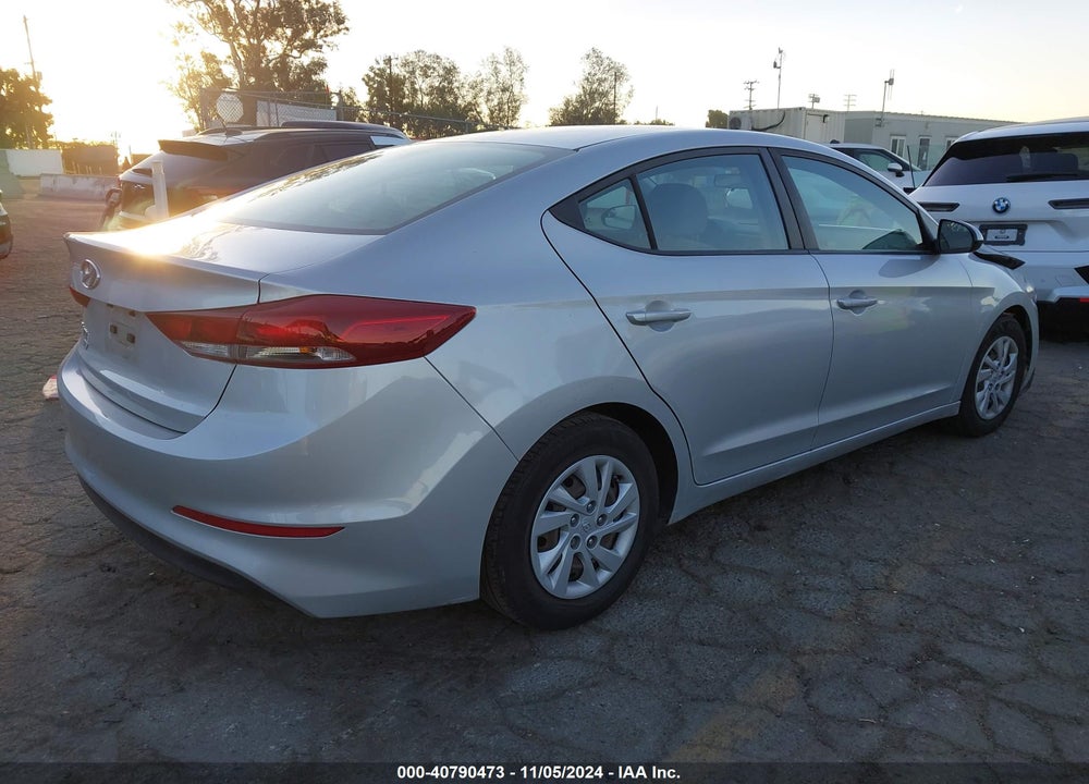 2018 HYUNDAI ELANTRA SE VIN: 5NPD74LF2JH332692