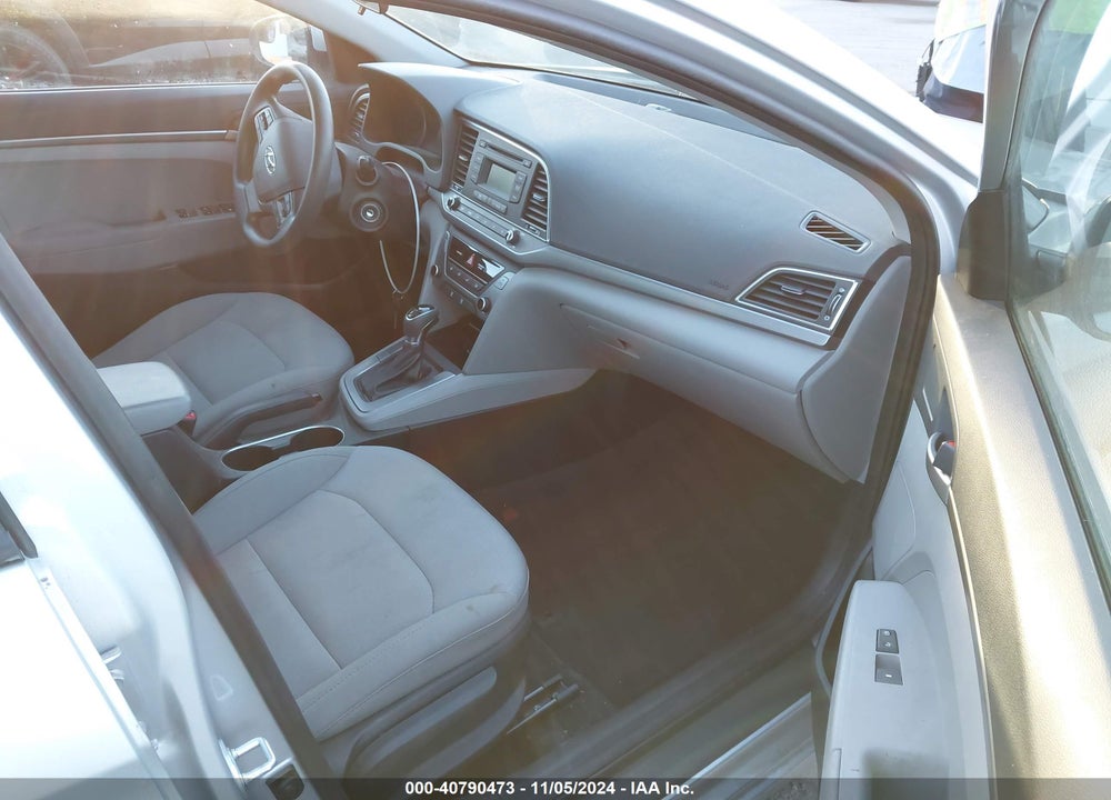 2018 HYUNDAI ELANTRA SE VIN: 5NPD74LF2JH332692