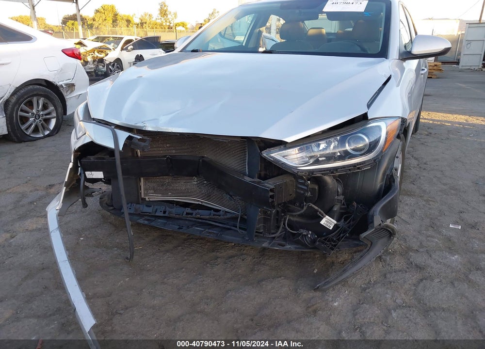 2018 HYUNDAI ELANTRA SE VIN: 5NPD74LF2JH332692