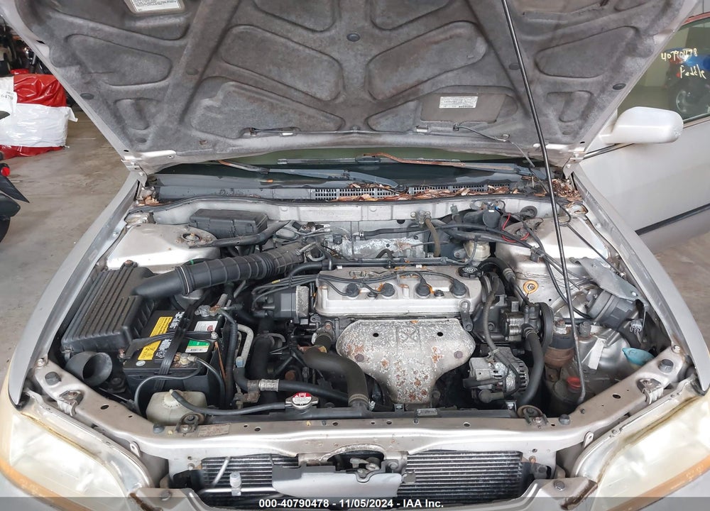 1998 HONDA ACCORD LX VIN: 1HGCG5647WA066727