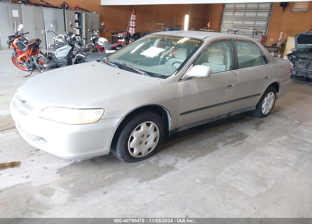 1998 HONDA ACCORD LX VIN: 1HGCG5647WA066727